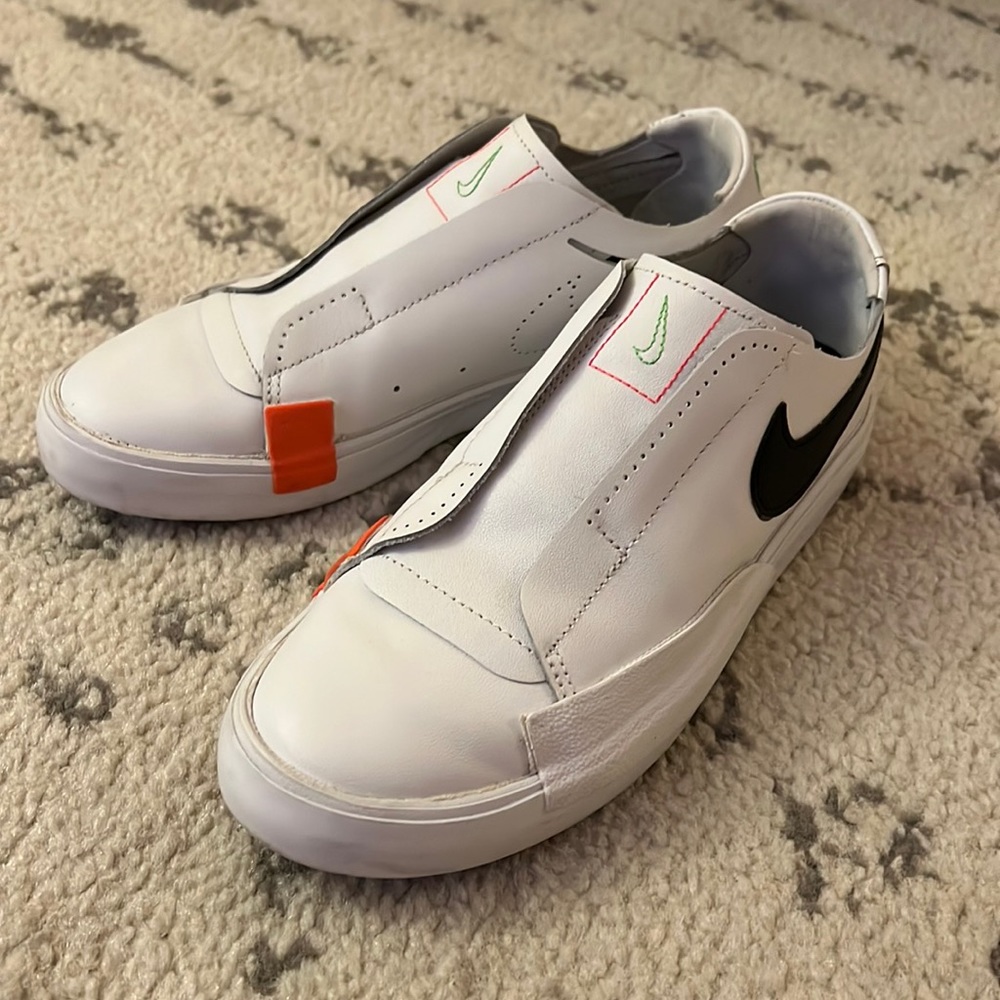 Nike women’s sneakers
